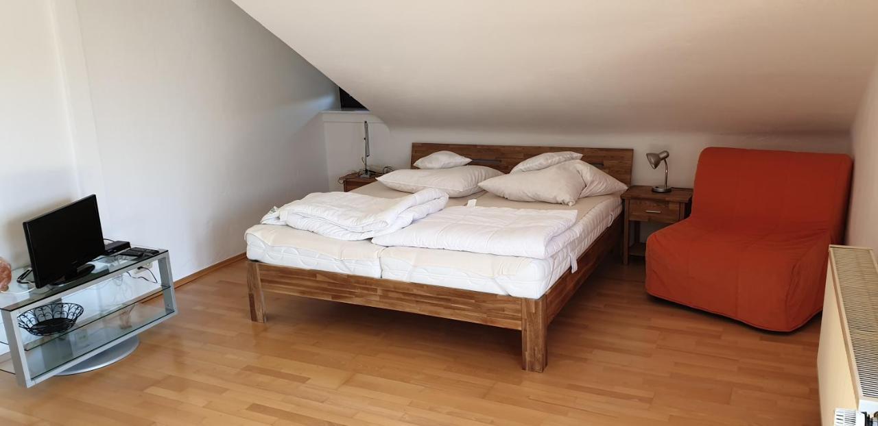 Ferienwohnung Hemmerl Bad Camberg Exterior photo